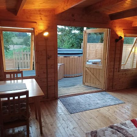 Norwell View Farm Glamping With Hot Tubs Hotel Bath Exterior photo